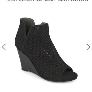 Journee black bootie!